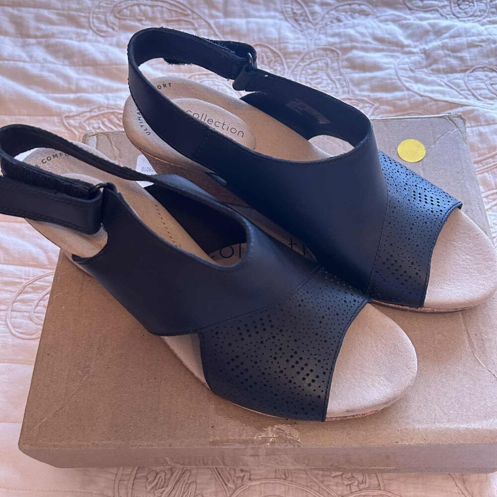 Clarks black wedges